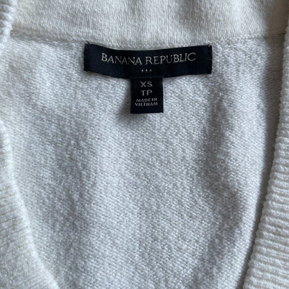 Banana Republic Women’s X-Small White Long-Sleeve Cozy V-Neck Sweater - Picture 3 of 6